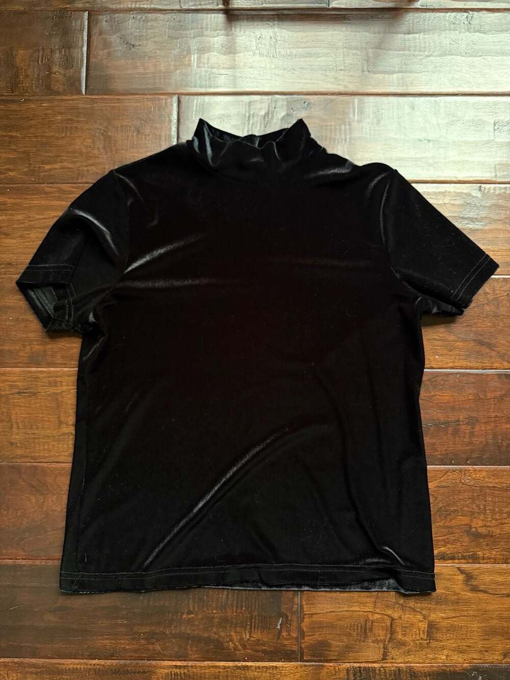 Gloria Vanderbilt Vintage Black Velvet Mock Neck Short Sleeve Top
